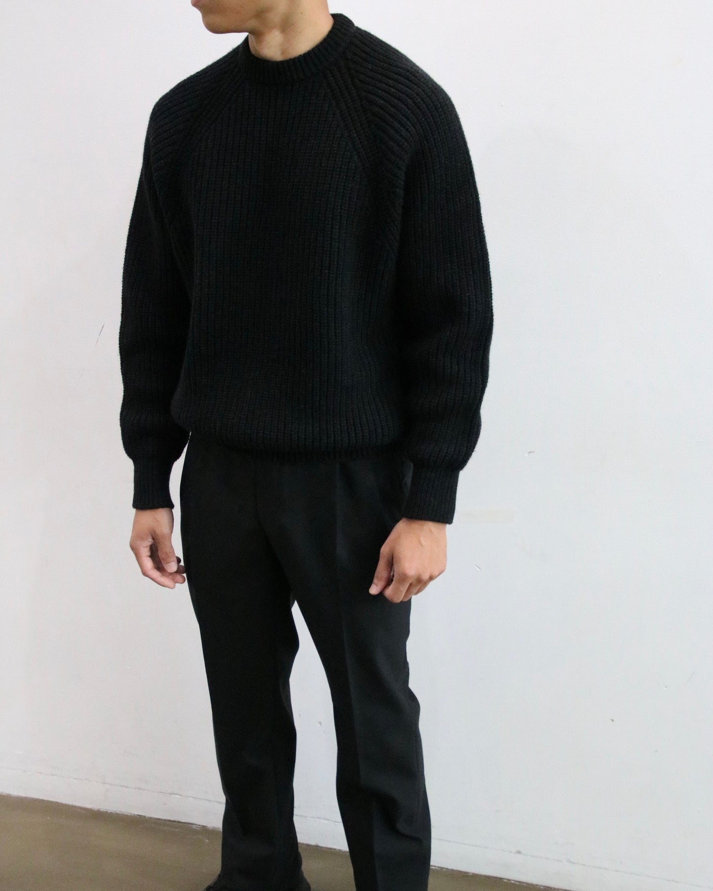 JOHA CREW NECK KNIT