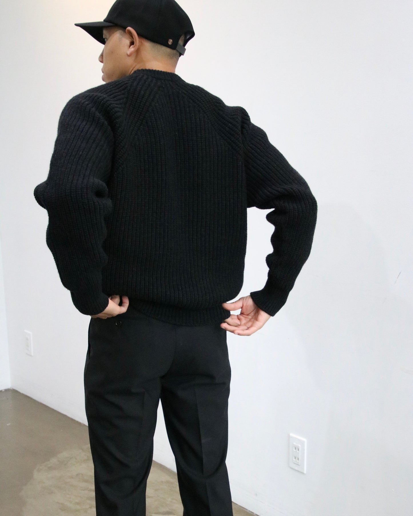JOHA CREW NECK KNIT