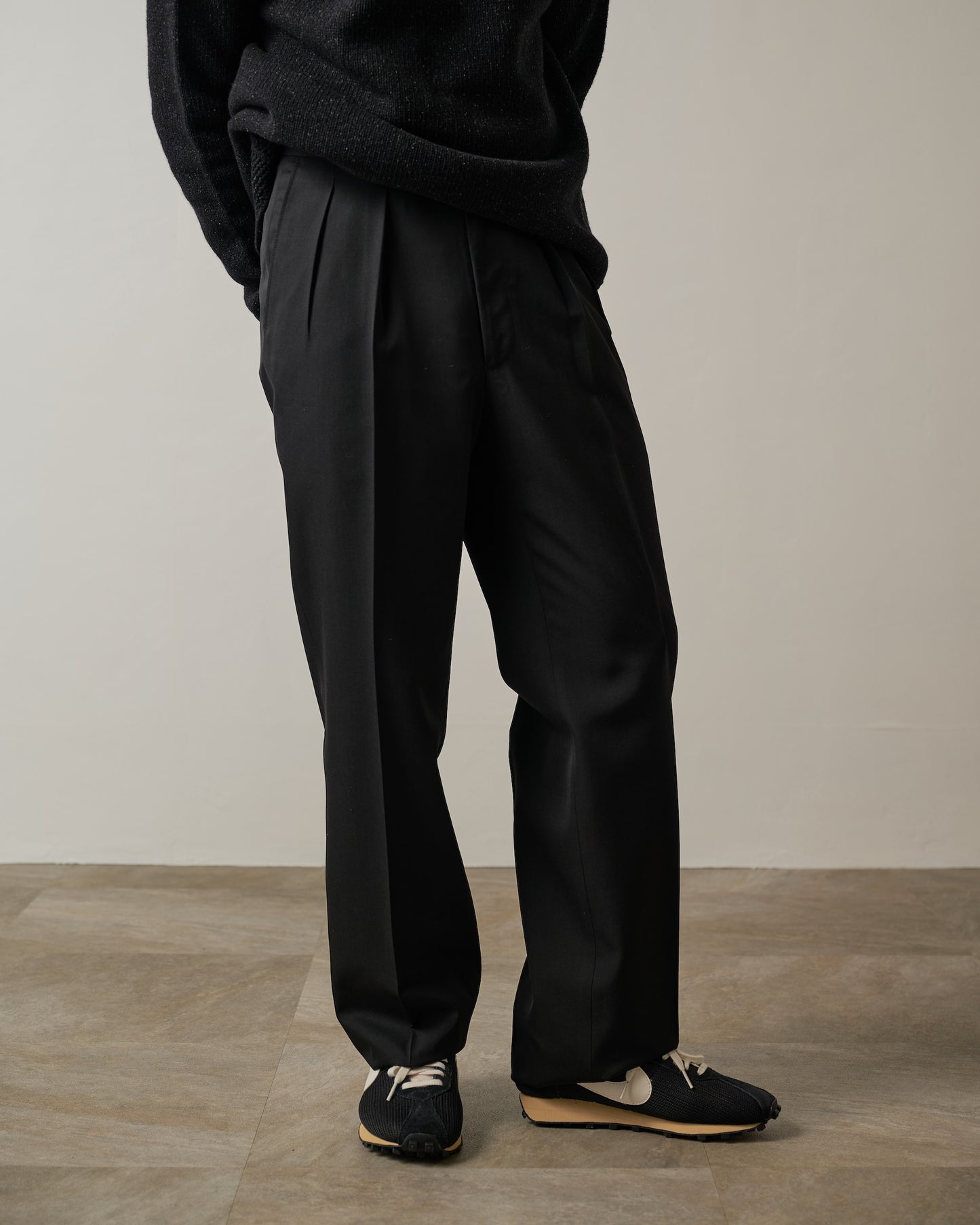 LAX TROUSER IN WOOL BLEND GABARDINE