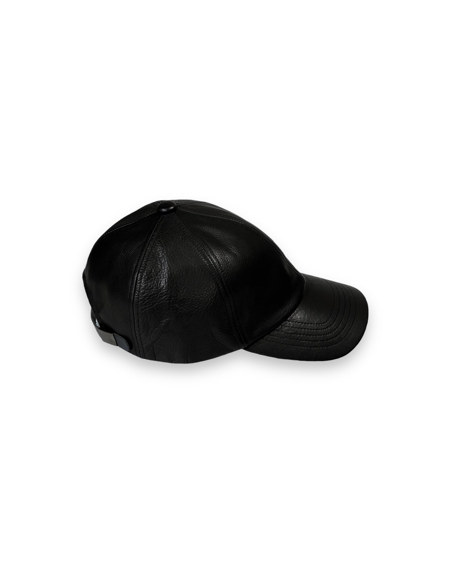 CAP IN LEATHER