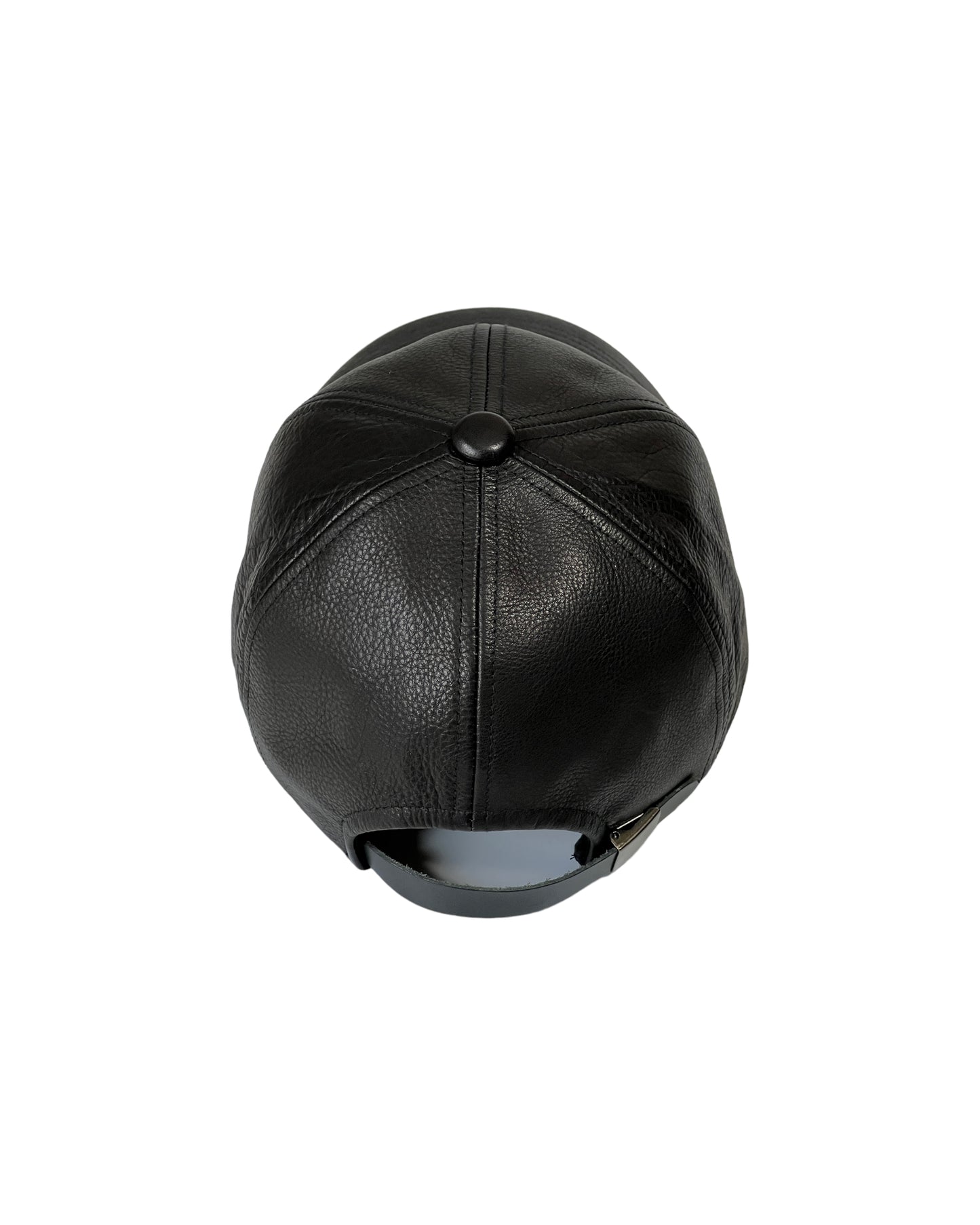 CAP IN LEATHER